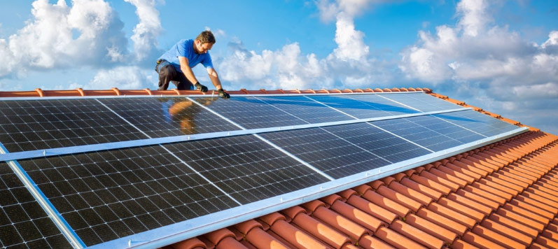 Roof Services with Solar Systems: The Perfect Synergy